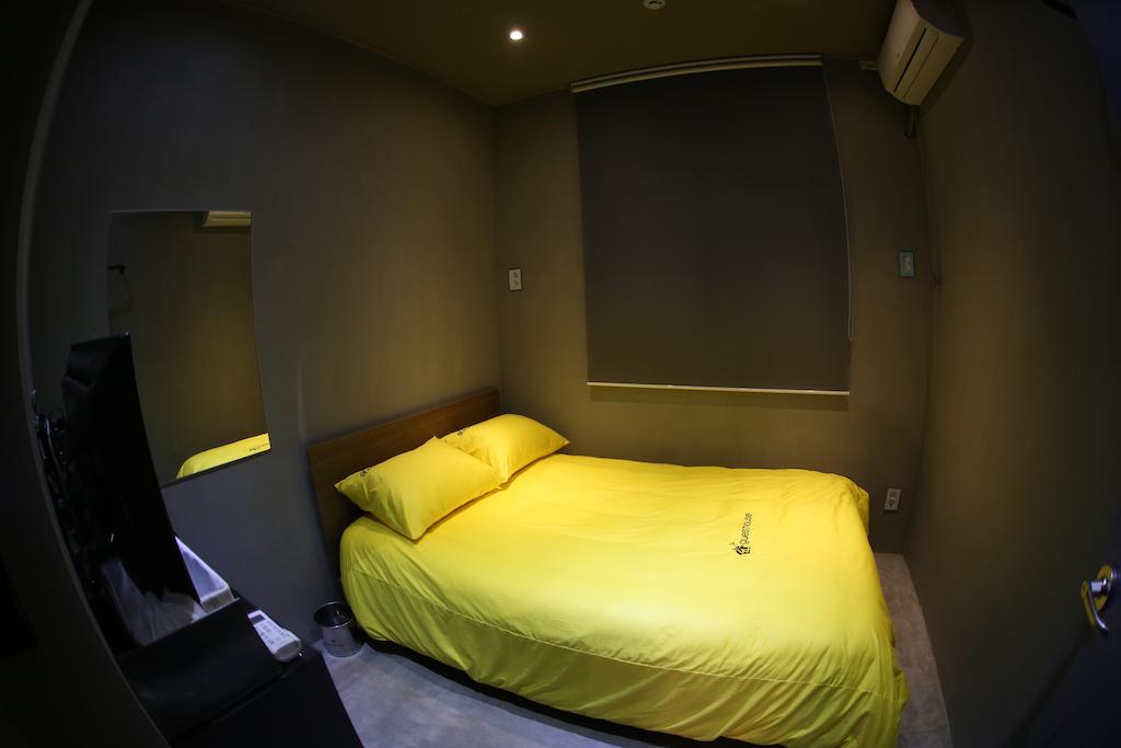 24 Guesthouse Garosugil - Gangnam Seoul Room photo